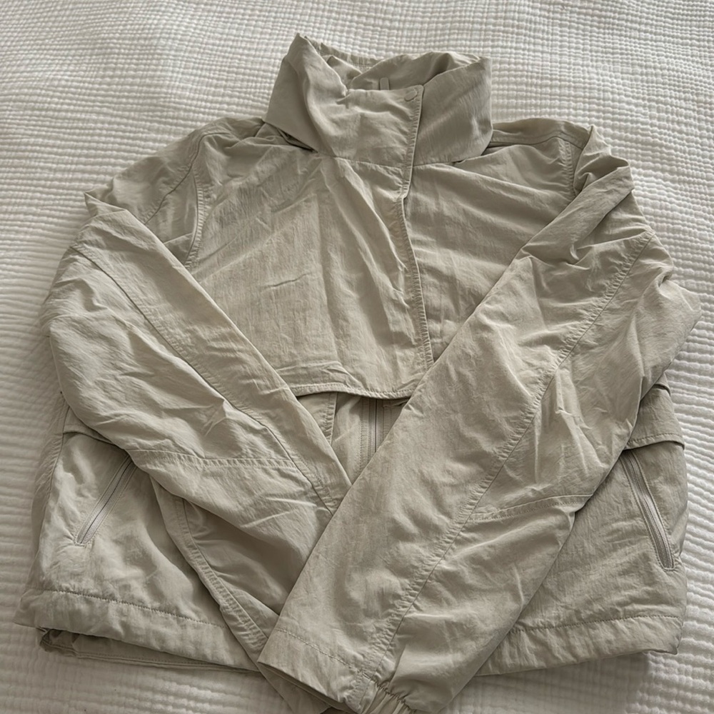 Lululemon effortless jacket bone size 4